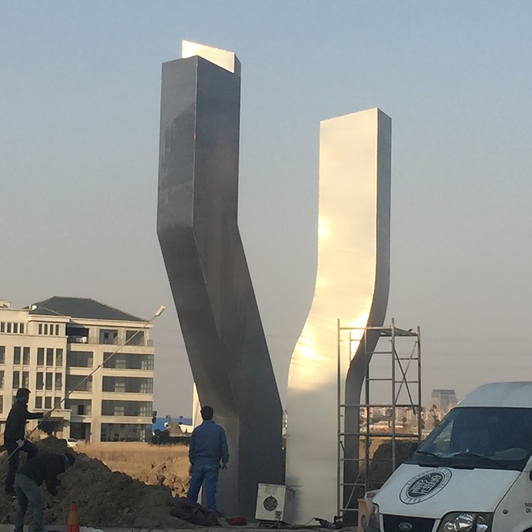 怎么有效防止玻璃鋼雕塑老化褪色？