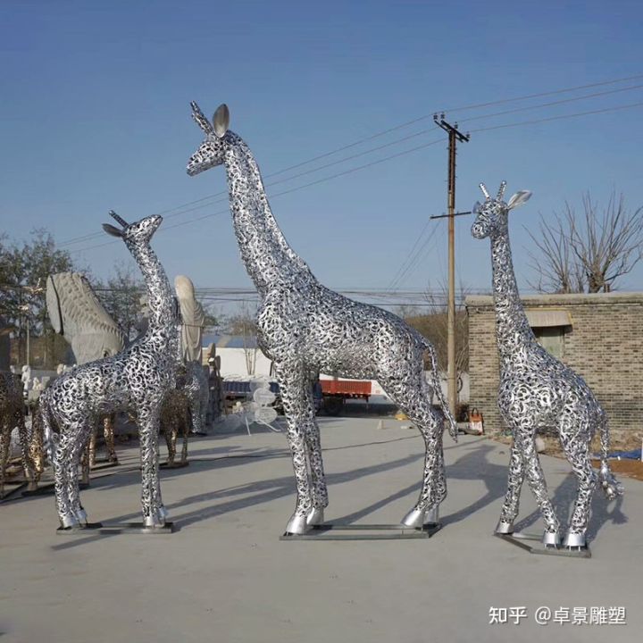 如何進(jìn)行不銹鋼雕塑的鏡面處理？